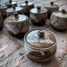 Ladda upp bild till gallerivisning, Krita burk
