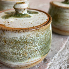 Ladda upp bild till gallerivisning, Mossa burk
